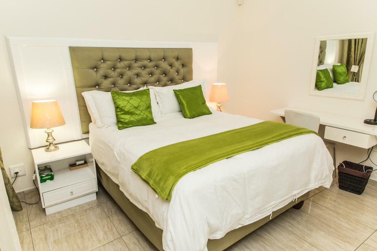 Ekupholeni Garden Villas มันซีนี ภายนอก รูปภาพ