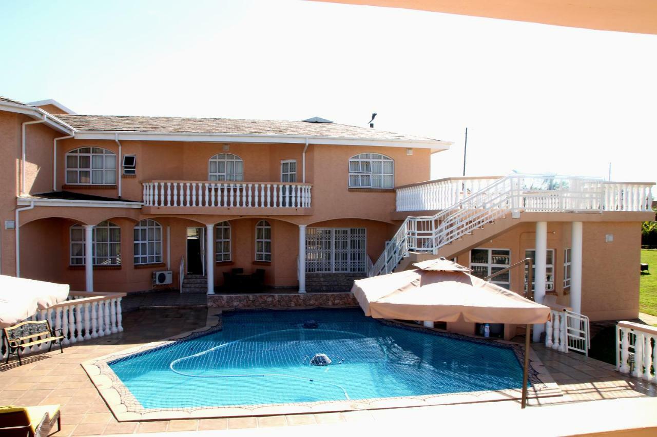 Ekupholeni Garden Villas มันซีนี ภายนอก รูปภาพ