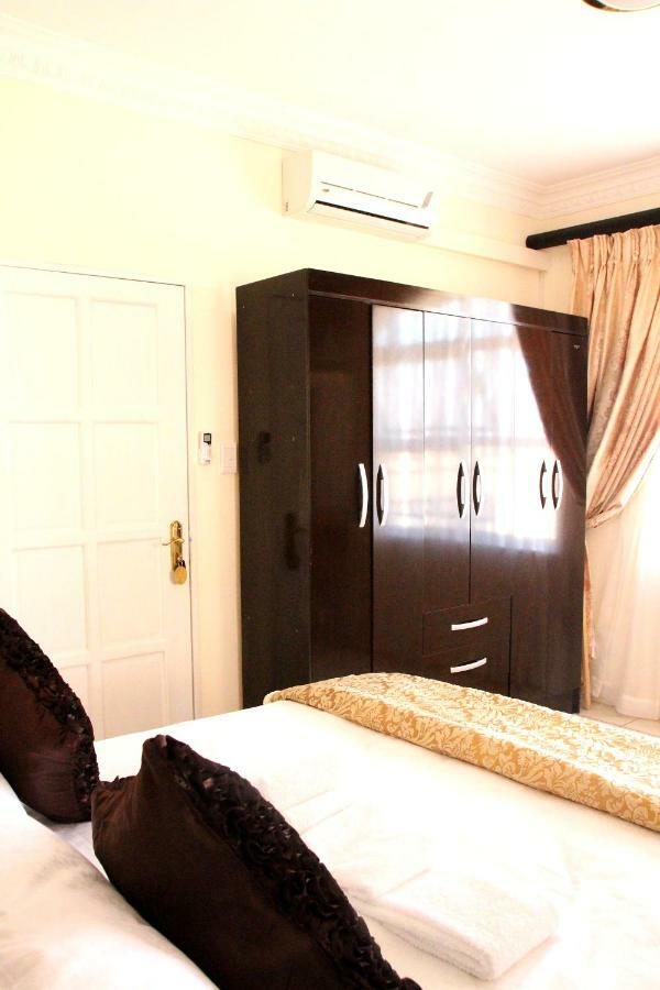 Ekupholeni Garden Villas มันซีนี ภายนอก รูปภาพ